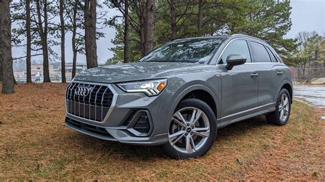 audi q3 s line premium.